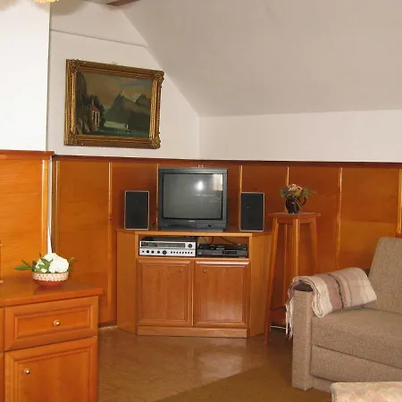 Lippe Apartman *